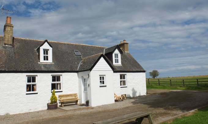 Portmahomack Cottage | 3 Tarrel Farm Cottages, Nr Portmahomack