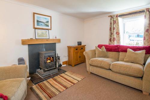 Dinas Cross House | 3 Tower Hill