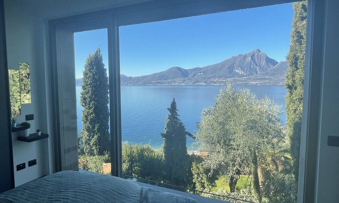Torri del Benaco Apartment | 3 Zimmer Apartment am Gardasee mit traumhaften Seeblick und Pool in Torri