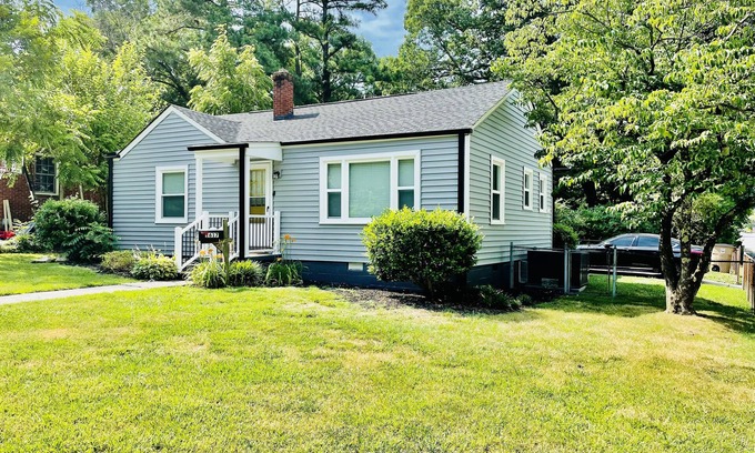 Greensboro House | 30-day min. stay - Convenient to G'boro Coliseum , Aquatic Center, NCAT & UNCG