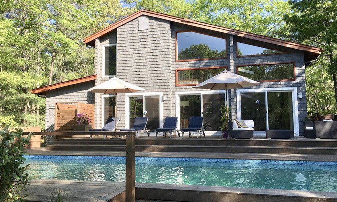 East Hampton House | 30% OFF. Village Fringe - Stylish Glassy Modern House with Tennis Courts
