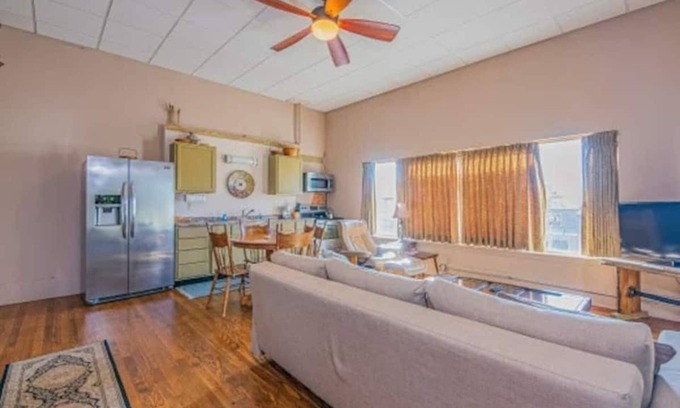 Du Quoin Apartment | 30 West · The View · Scenic Escape near Fairground