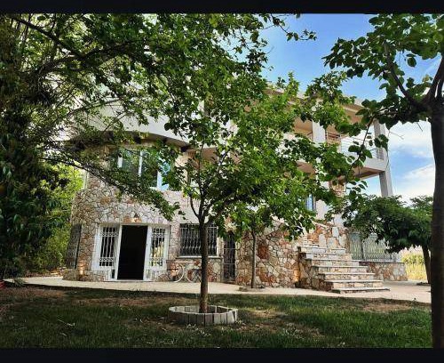 Marathon House | 300 m² House ∙ 3 bedrooms ∙ 6 guests