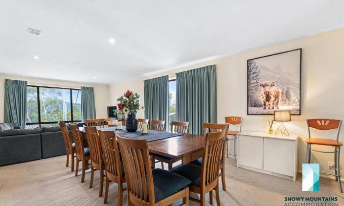 Jindabyne House | 300 m² House ∙ 5 bedrooms ∙ 12 guests