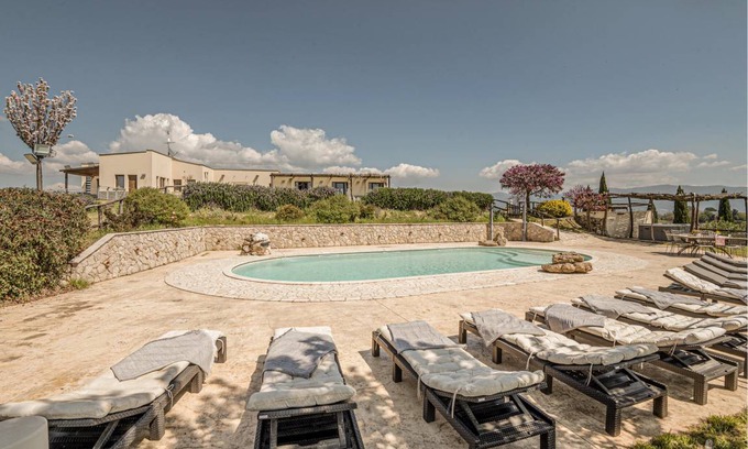 Collevecchio House | 300 m² House ∙ 6 bedrooms ∙ 12 guests