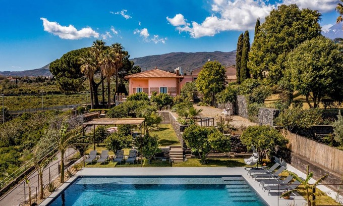Santa Venerina Villa | 300 m² Villa ∙ 4 bedrooms ∙ 8 guests