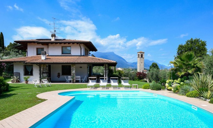 Pieve Vecchia Villa | 300 m² Villa ∙ 5 bedrooms ∙ 8 guests