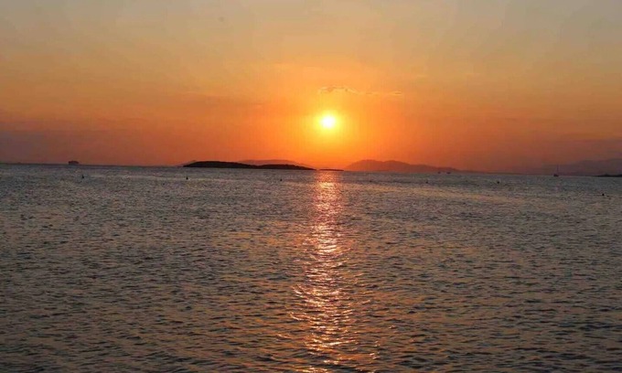 Vouliagmeni Apartment | 300 meters from the healing lake of Vouliagmenin300m vor dem Heilenden See