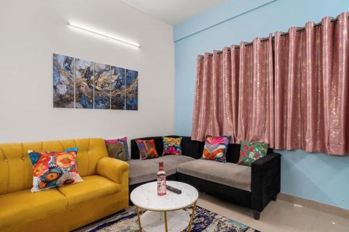 Ejipura Apartment | 303 Woods 2BHK Lift, Koramangala 100feet road