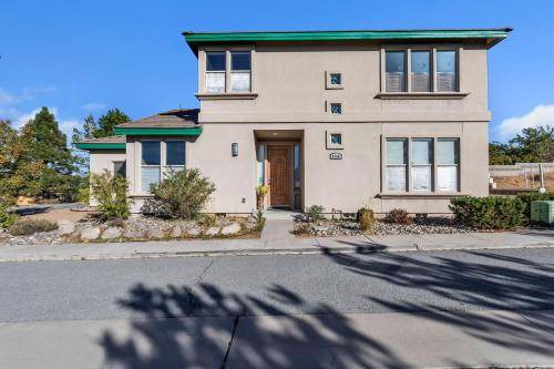 West University House | 307 m² House ∙ 3 bedrooms ∙ 6 guests