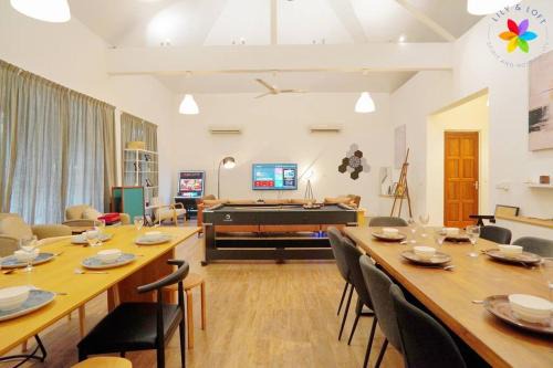 Sentul Pasar Villa | 30P White House Retreat - Pool & Event Hall