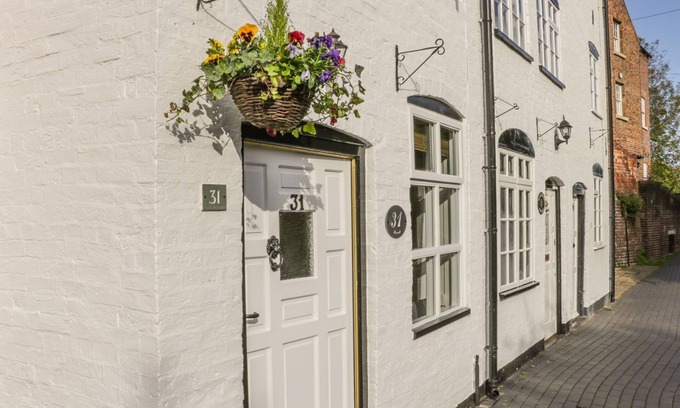 Bridgnorth Cottage | 31 RIVERSIDE, pet friendly, character holiday cottage in Bridgnorth