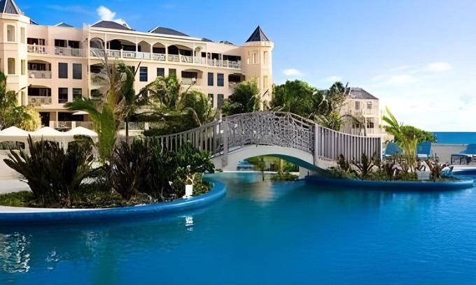 Diamond Valley Resort | 311 m² Resort ∙ 3 bedrooms ∙ 127 guests