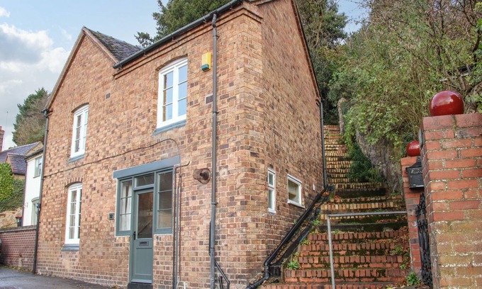 Ironbridge Cottage | 32 CHURCH HILL, character holiday cottage in Ironbridge