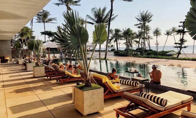 Long Beach Villa | 320 m² Villa ∙ 4 bedrooms ∙ 10 guests