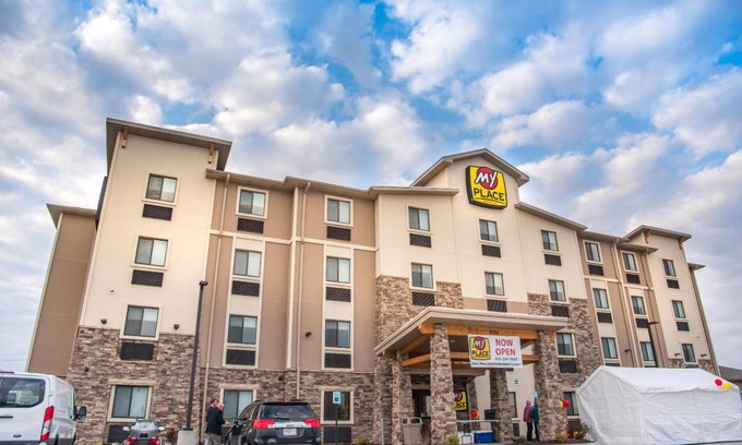 Council Bluffs Hotel | 33 m² Hotel ∙ 127 guests