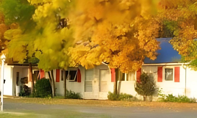 Claresholm Hotel | 33 m² Motel ∙ 2 bedrooms ∙ 4 guests