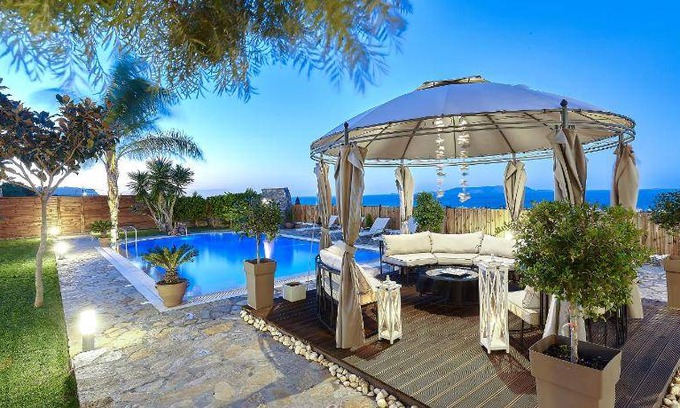 Kokkini Chani Villa | 330 m² Villa ∙ 6 bedrooms ∙ 16 guests