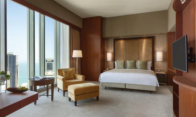 Diplomatic Area Hotel | 345 m² Hotel ∙ 3 bedrooms ∙ 127 guests
