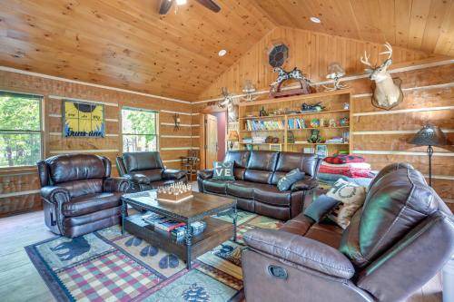 Clarklake House | 347 m² House ∙ 7 bedrooms ∙ 19 guests