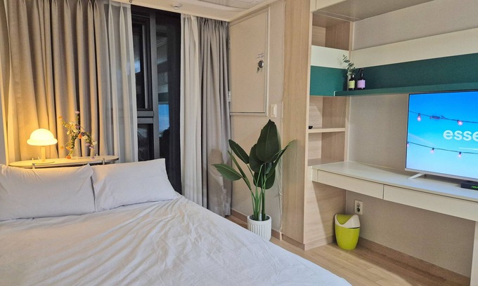 Pil-dong Apartment | 35 l Cozy studio in charming Seoul