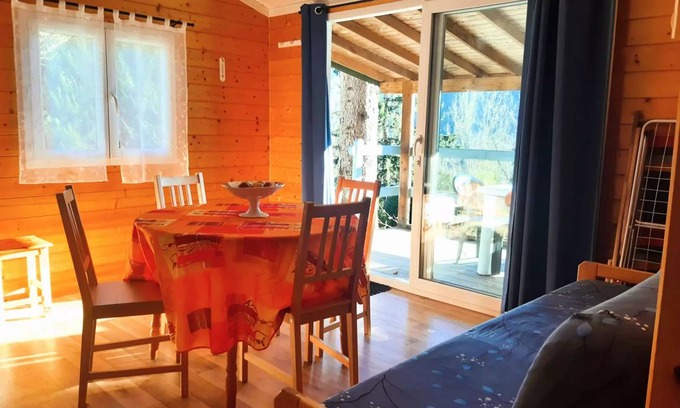 Neuveglise-sur-Truyere Ski Chalet | 35 m² Chalet ∙ 2 bedrooms ∙ 5 guests