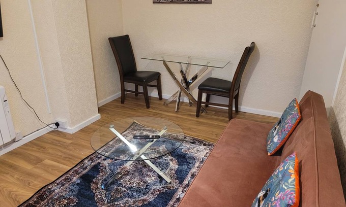 Reading House | 35 m² House ∙ 1 bedroom ∙ 4 guests