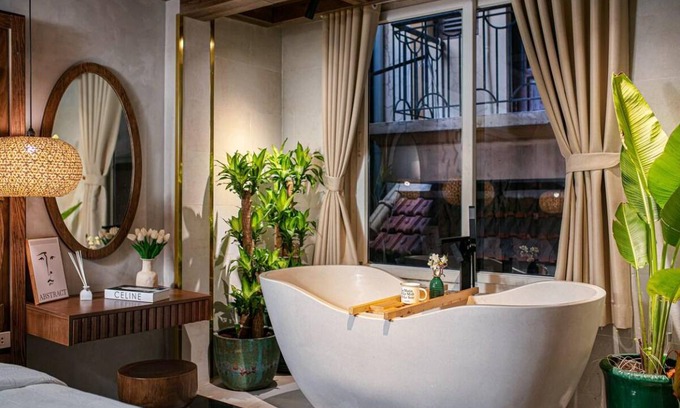 Hang Trong House | 35 m² House ∙ 5 bedrooms ∙ 10 guests