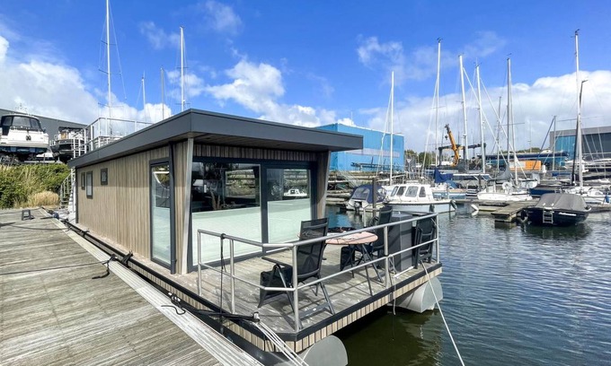 Municipality of Hellevoetsluis Boat Rental | 35 m² Houseboat ∙ 2 bedrooms ∙ 4 guests