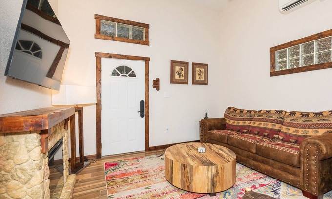 Bronson House | 35 minutes from both Gainesville and Ocala, 20 minutes from HITS