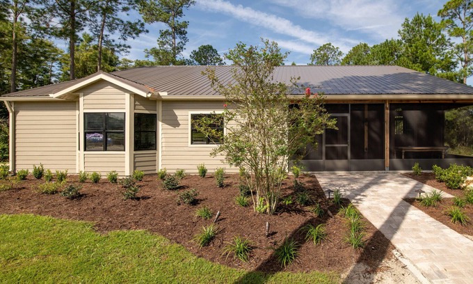 Bronson Cottage | 35 minutes from both Gainesville and Ocala, 20 minutes from HITS