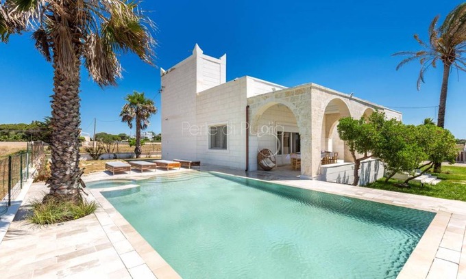 Campomarino di Maruggio House | 350 m² House ∙ 5 bedrooms ∙ 14 guests
