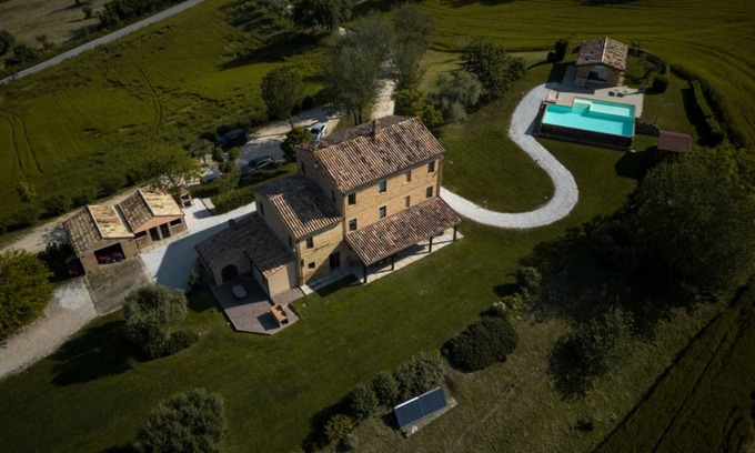 Loro Piceno House | 350 m² House ∙ 6 bedrooms ∙ 12 guests