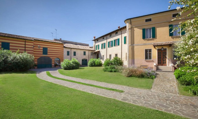 Volta Mantovana Villa | 350 m² Villa ∙ 6 bedrooms ∙ 12 guests