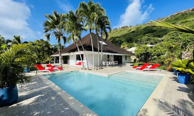 Nunue Villa | 350 m² Villa ∙ 3 bedrooms ∙ 6 guests