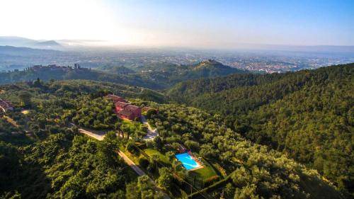 Buggiano Villa | 350 m² Villa ∙ 5 bedrooms ∙ 10 guests