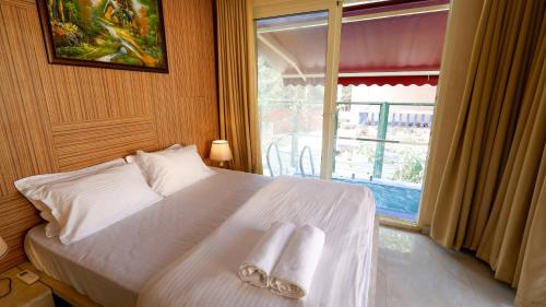 Nerul Apartment | 360 Bliss Dia Hotels