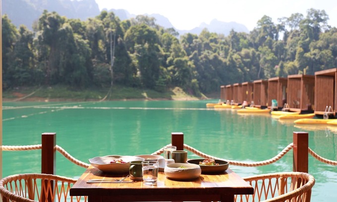 Ban Ta Khun Resort | 360 issara Floating Resort