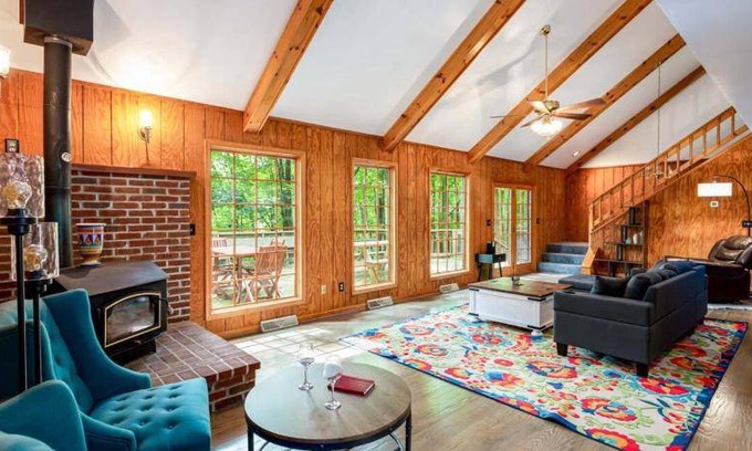 Berkeley Springs House | 372 m² House ∙ 5 bedrooms ∙ 16 guests