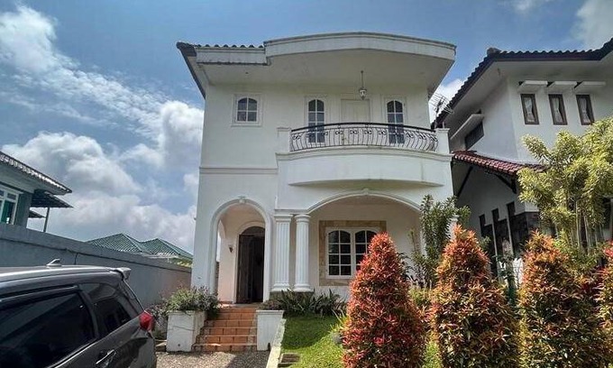 Cipanas Villa | 373 m² Villa ∙ 4 bedrooms ∙ 20 guests