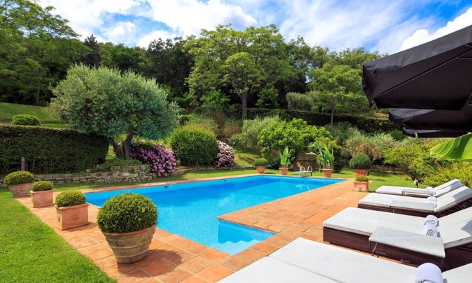 Rignano sull'Arno Villa | 380 m² Villa ∙ 3 bedrooms ∙ 6 guests