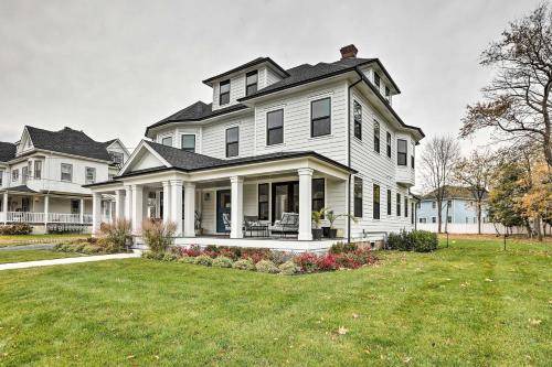 Long Branch House | 382 m² House ∙ 7 bedrooms ∙ 16 guests