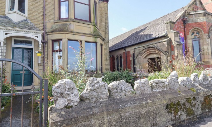 Slyne Cottage | 382 ON THE BAY, pet friendly, country holiday cottage in Morecambe