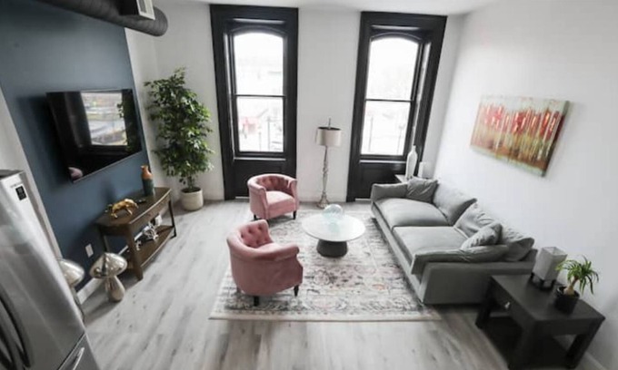 Downtown Historic District Apartment | 3B Stay in Downtown Easton 2BR