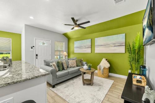 OST - South Union House | 3Br 2Br Near Medical Center NRG Retreat King Bed 2 Smart TVs with Free Netflix