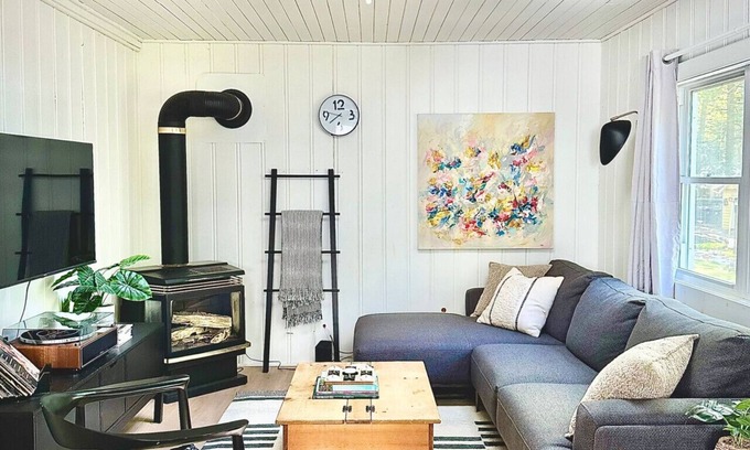 Tiny Cottage | 3BR Cottage w/Fire pit steps from Cawaja Beach