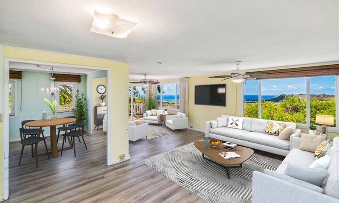 Maunalani Heights House | 3BR Honolulu - Diamond Head + Private Garage, Deck