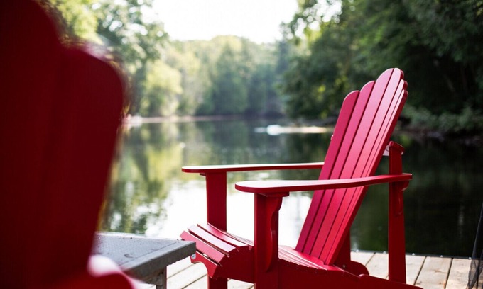 Norland Cottage | 3BR Waterfront Hidden Gem w/Private Dock & Hot Tub