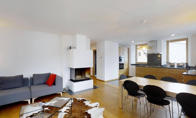 Madulain Apartment | 4 1/2 room apartment on the first floor with approximately 110m2, elevator to th