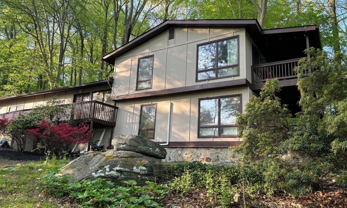 Parker Ford House | 4 bed 2 bath,remodeled, private home in historic Chester Springs, Pet friendly.